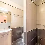 Apartman Stunning In Karbuni With View Potirna