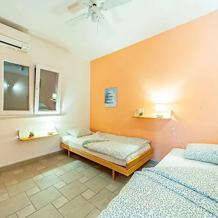 2 Bedroom In Karbuni Potirna