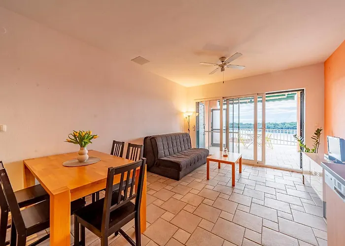 In Karbuni With House Sea View * Potirna