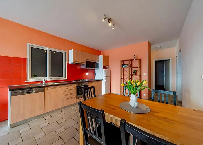 In Karbuni With House Sea View 公寓